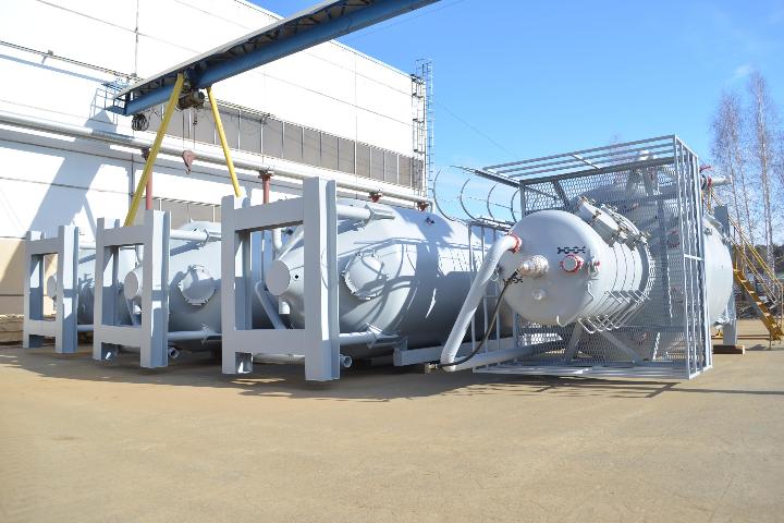Equipment for batching, storing and transporting of cement mixtures